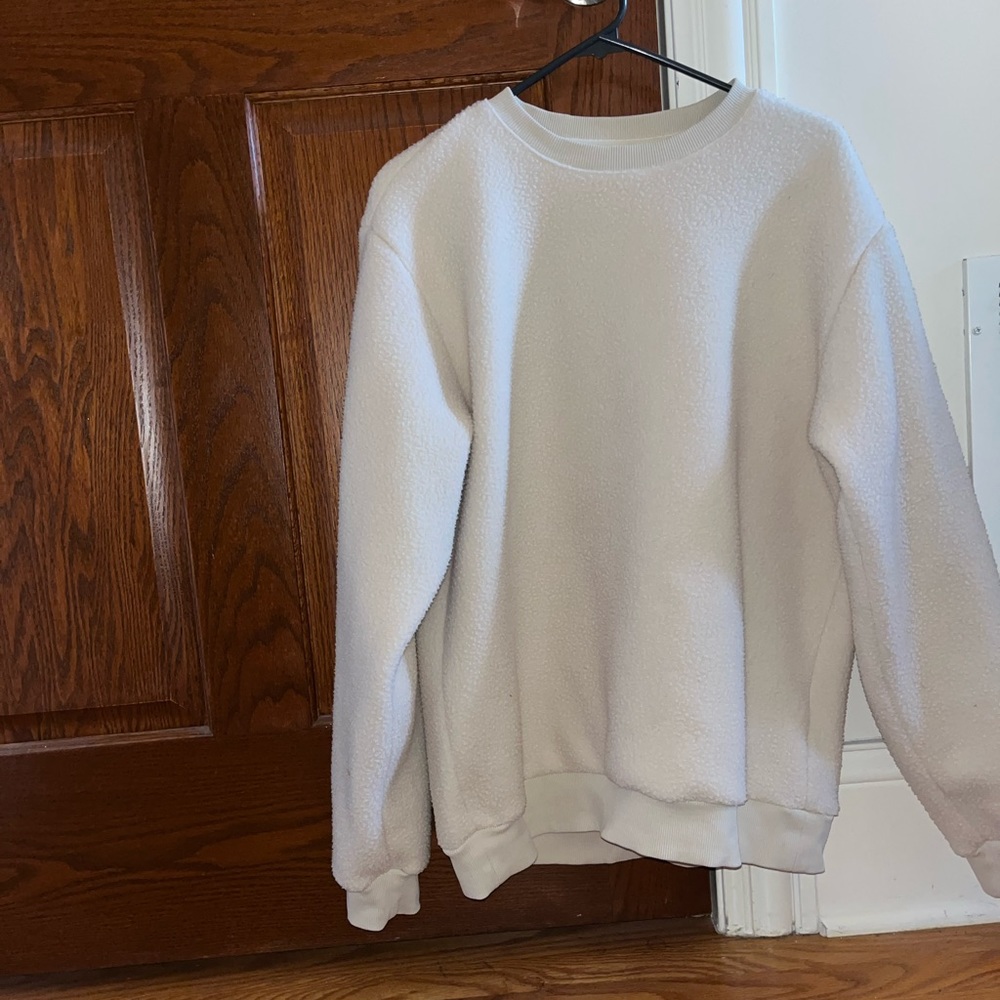 BRAND NEW Men’s Fabletics - Explorer Crewneck